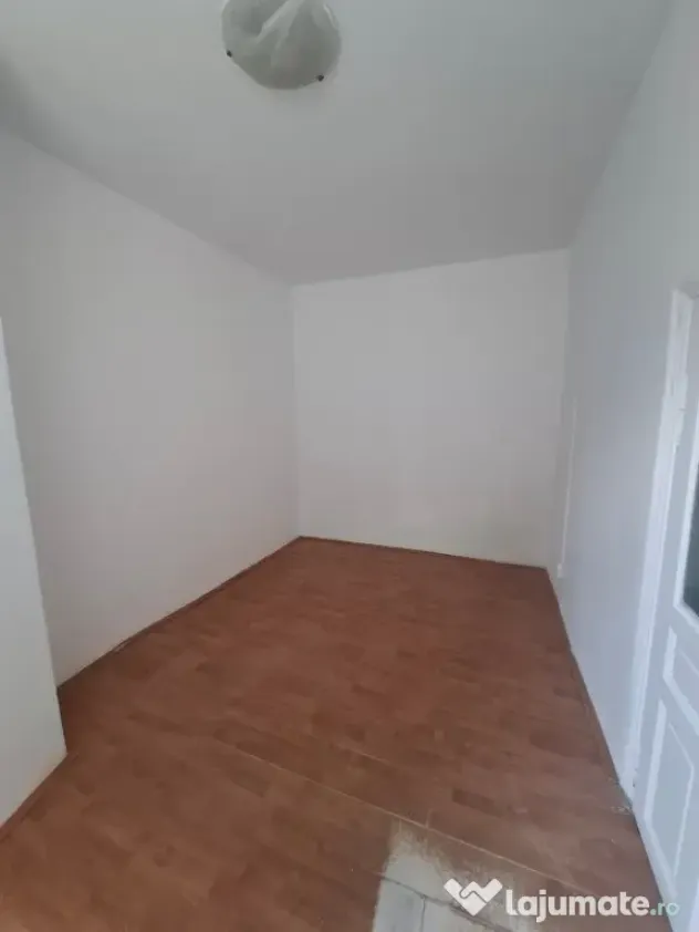 Vand apart 2 camere zona Piata Avram Iancu ID: RH-45340-property