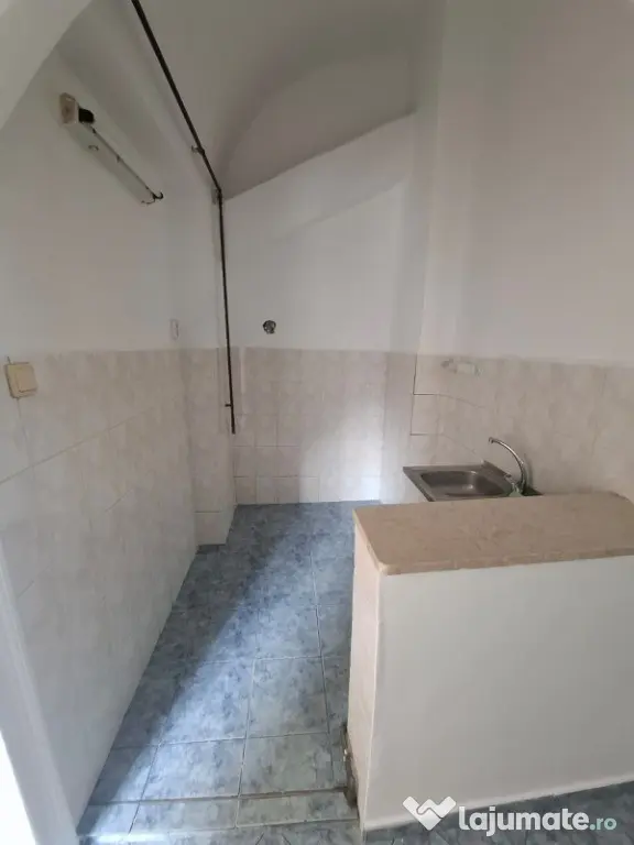 Vand apart 2 camere zona Piata Avram Iancu ID: RH-45340-property
