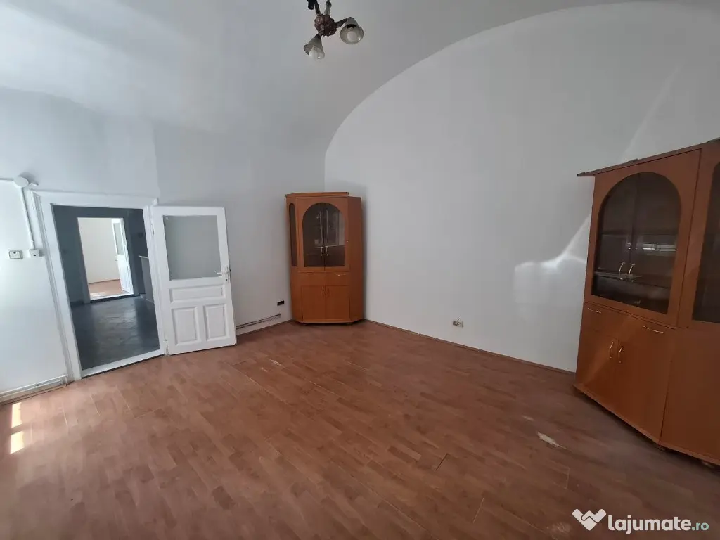 Vand apart 2 camere zona Piata Avram Iancu ID: RH-45340-property