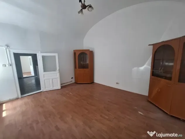 Vand apart 2 camere zona Piata Avram Iancu ID: RH-45340-property