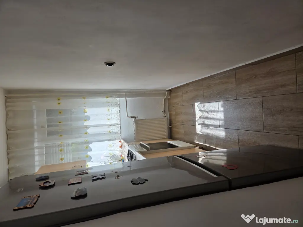 De vanzare apartament 2 camere etj.1 Aleea Calinului