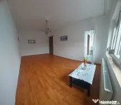 Apartament 3 camere de vânzare – Micro 21 | Etaj 2/4 | Centrală Ariston | Izolat 
