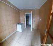 Apartament 3 camere de vânzare – Micro 21 | Etaj 2/4 | Centrală Ariston | Izolat 