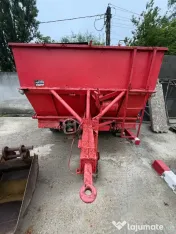Sărăriță tractată pentru tractor – împrăștietor sare și material antiderapant
