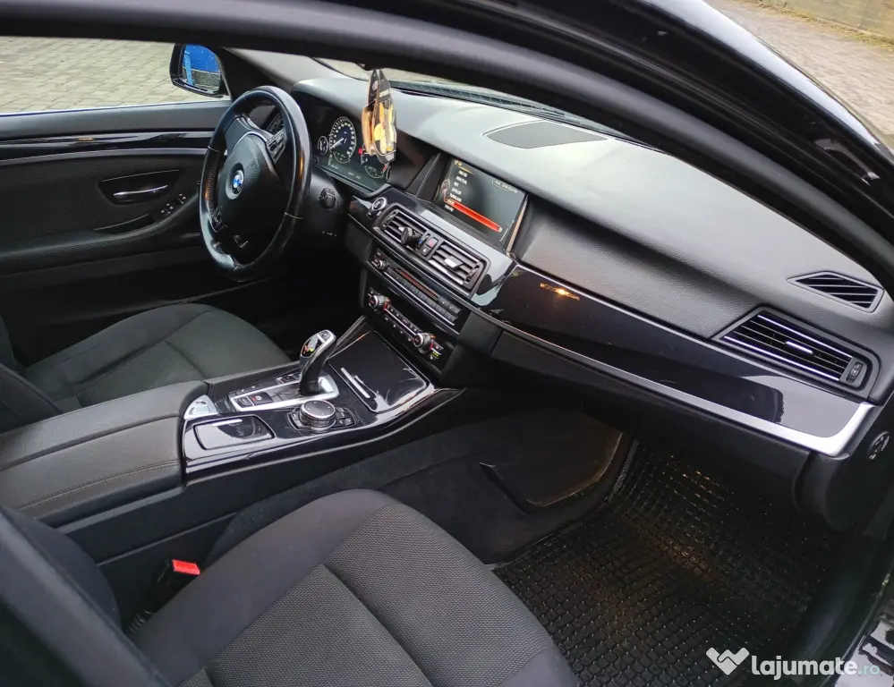 BMW 528i (2.0 benzină), facelift, 245 CP, xdrive 10.2015