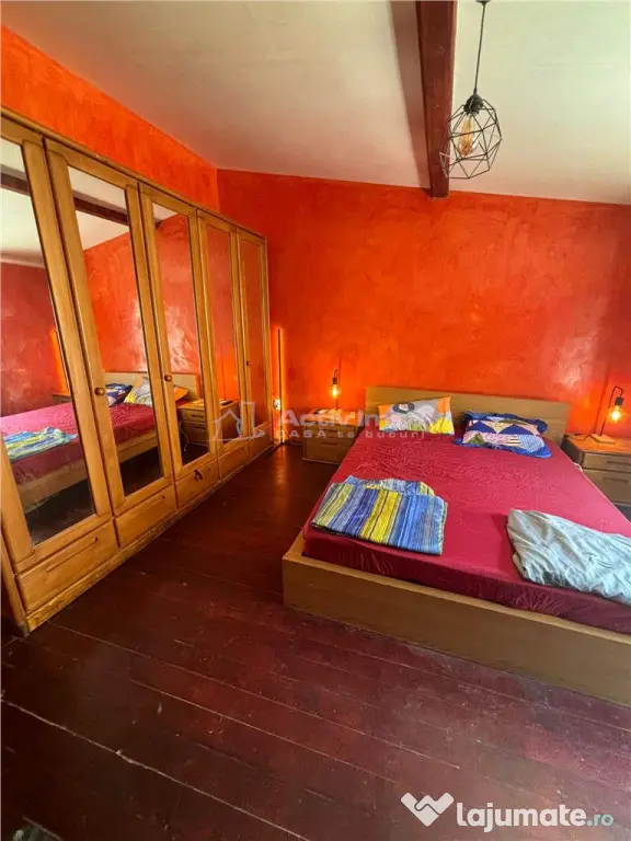 Armeneasca, Vila individuala, Curte comuna