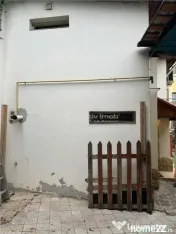 Armeneasca, Vila individuala, Curte comuna
