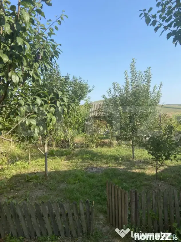 Casă de vânzare, 138 mp, 2.750 mp teren intravilan, zona N - Nazna (Mures)