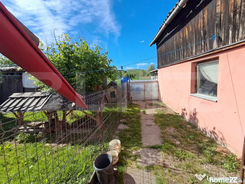 Casă de vânzare, 138 mp, 2.750 mp teren intravilan, zona N - Nazna (Mures)