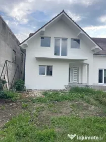 Casa langa piata Decebal