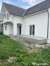 Casa langa piata Decebal
