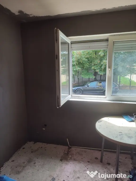 Echipa de 2 Meseriași – Renovări și Finisaje Interioare la Cheie