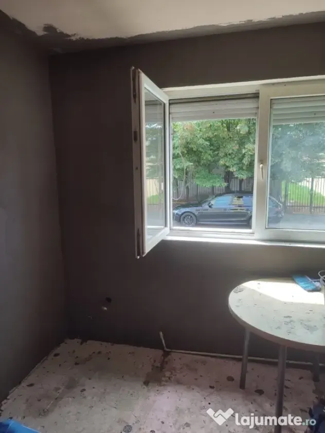 Echipa de 2 Meseriași – Renovări și Finisaje Interioare la Cheie