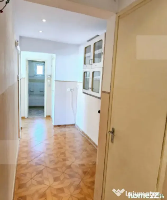 Apartament 3 camere, decomandat, cu 2 băi, Sfantu Gheorghe