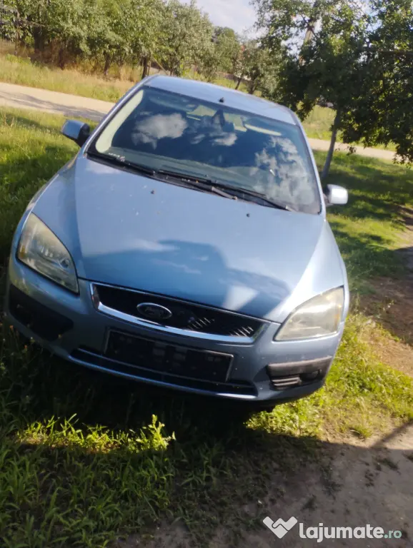 Dezmembrez Ford focus 2