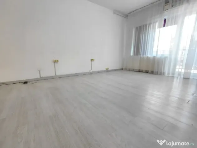 Spatiu comercial pretabil salon infrumusetare Floresti