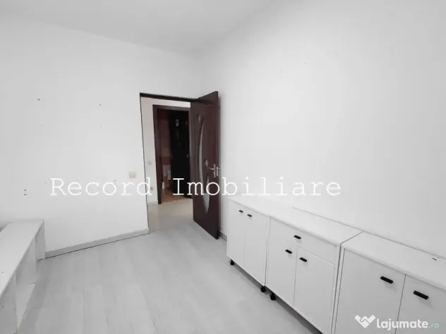 Spatiu comercial pretabil salon infrumusetare Floresti