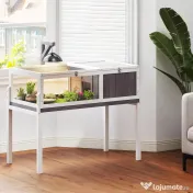 PawHut Căsuță Înalțată pentru Țestoase cu Separator, Tavă Detașabilă și 2 Capace, Tartarughieră din Lemn de Brad și PS, 104x53x82 cm, Gri și Alb | Aosom Romania