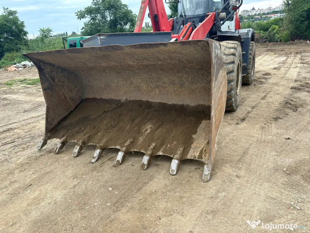 Vindem wolă Q&K, an 2003, 15 tone, 4x4 funcțională și pregătită pentru lucru.