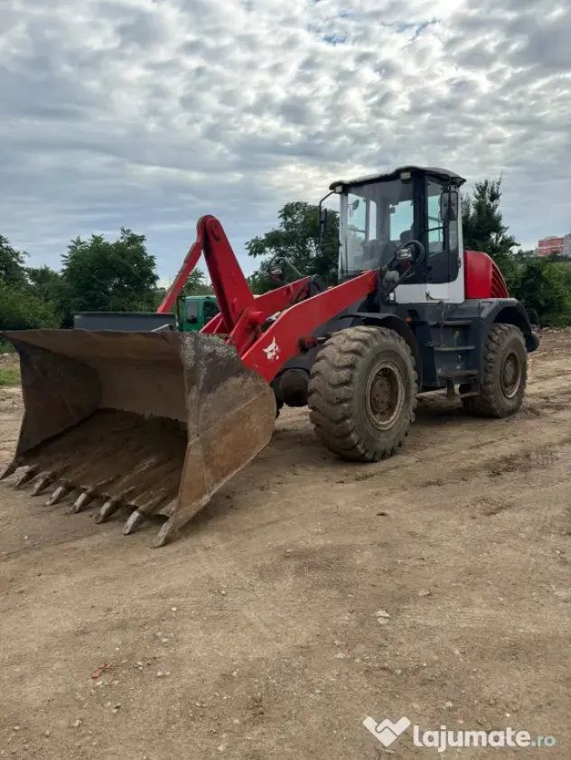 Vindem wolă Q&K, an 2003, 15 tone, 4x4 funcțională și pregătită pentru lucru.