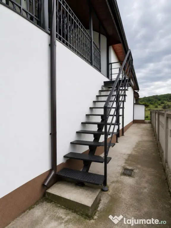 Casă de vânzare, 86 mp, zona Iancu Jianu - Olt