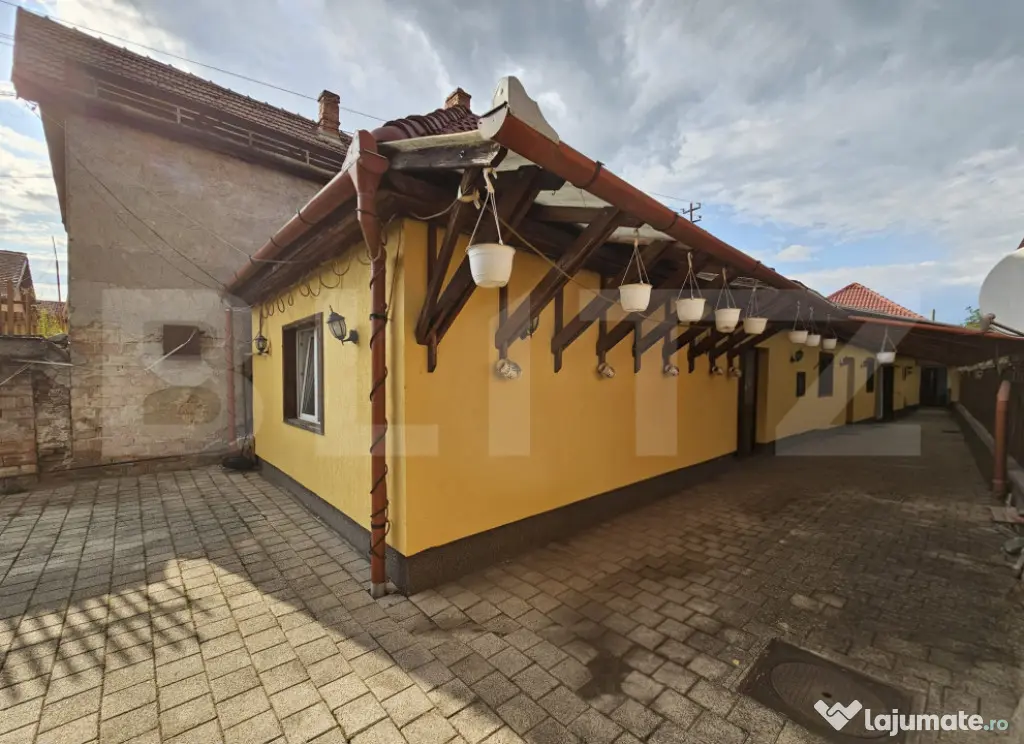 Casă de vânzare, 150 mp, teren de 870 mp, zona Piața - Se