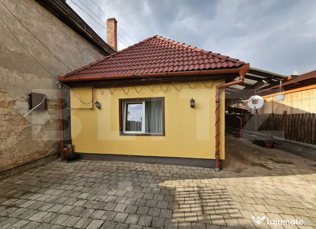 Casă de vânzare, 150 mp, teren de 870 mp, zona Piața - Se