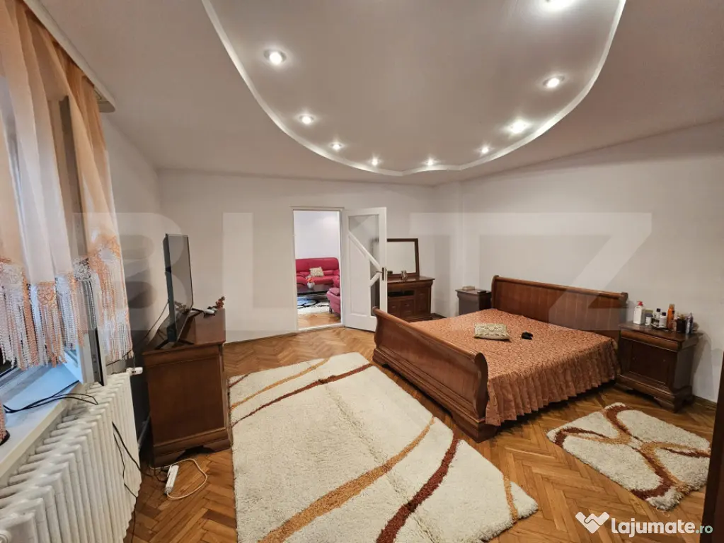 Casă de vânzare, 150 mp, teren de 870 mp, zona Piața - Se