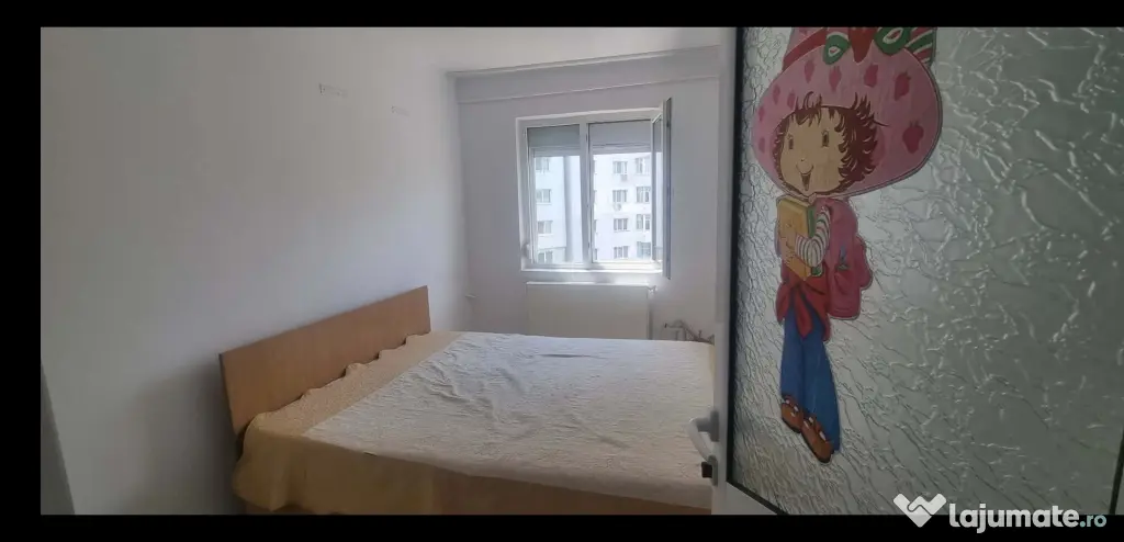 PROPRIETAR vând apartament