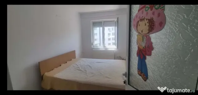 PROPRIETAR vând apartament