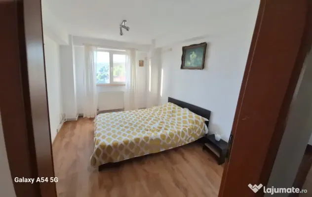 Vand apartament 3 camere Slatina