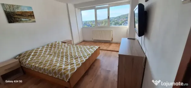 Vand apartament 3 camere Slatina