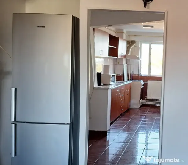 Vand apartament 3 camere Slatina