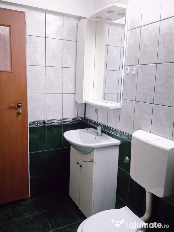 Vand apartament 3 camere Slatina