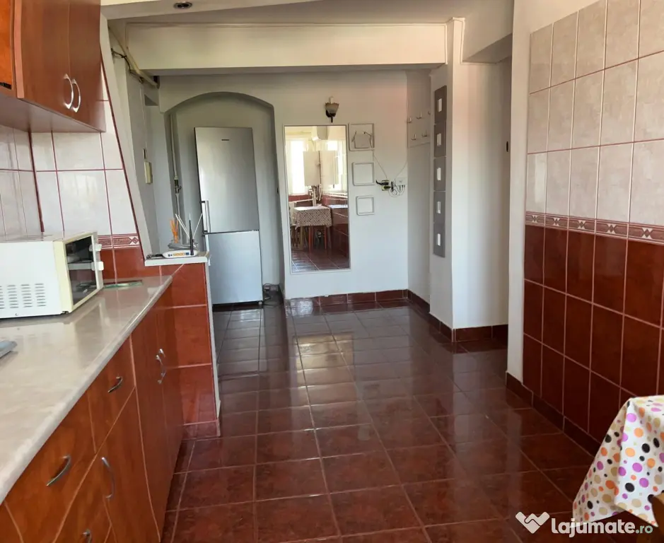 Vand apartament 3 camere Slatina