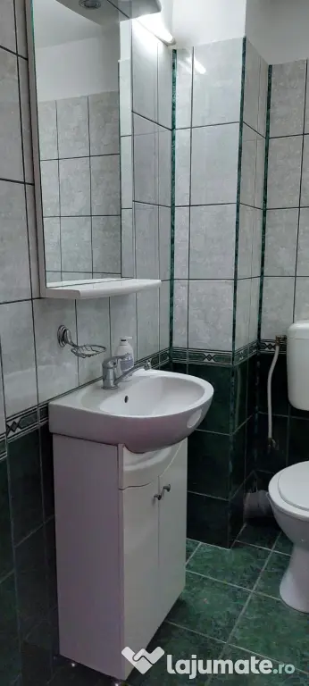 Vand apartament 3 camere Slatina