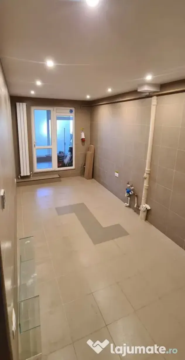 Spațiu Comercial sau locuinta apartament 3 camere pe Calea Galati