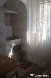 De inchiriat apartament cu 2 camere, Micro 20, 350 Euro 