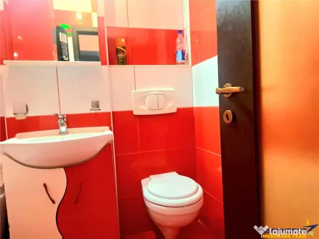 Apartament generos 3 camere de inchiriat, in zona apreciabil