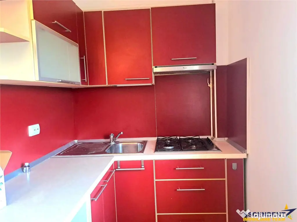 Apartament generos 3 camere de inchiriat, in zona apreciabil