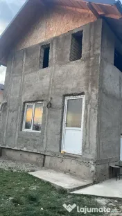 Execut lucrări de construcții, renovări și amenajări interioare/exterioare 