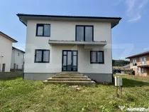 Casa de vanzare, 140 mp utili, 507 mp teren, zona Corunca