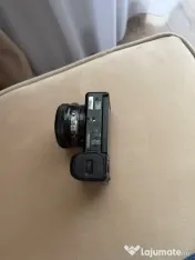 Sony ZV-E10,obiectiv kit, obiectiv 50mm  trepied, geantă 