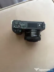 Sony ZV-E10,obiectiv kit, obiectiv 50mm  trepied, geantă 