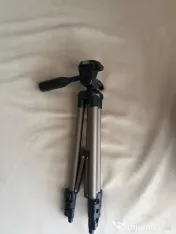Sony ZV-E10,obiectiv kit, obiectiv 50mm  trepied, geantă 