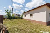Casa cu teren - Prundu-Ideala pentru locuit sau dezvoltar... 