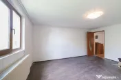 Casa cu teren - Prundu-Ideala pentru locuit sau dezvoltar... 