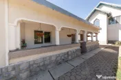 Casa visurilor cu livada roditoare si gradina amenajata 