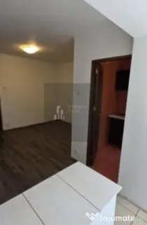 Garsoniera renovata- etaj 3 - bloc 1983 - Titan -Mall Par...