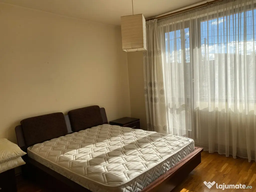 Casă spațioasă cu 4 camere, 120 mp, 2 terase și balcon ?